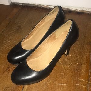 Like new black business heels